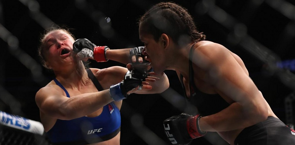 Ronda Rousey Mengisolasi Diri Usai Dua Kali Kalah thumbnail